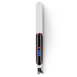 LED display straight hair curling double with curling iron en uso sobre cabello"